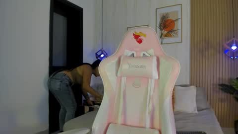 Cameron  online show from January 6, 7:39 pm