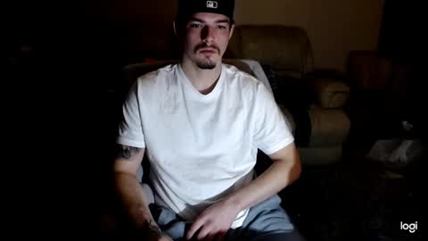 Snapshot of camerondt chatting on January 1, 3:02 am camerondt online show from January 1, 3:02 am