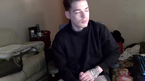 Snapshot of camerondt chatting on January 8, 1:32 am camerondt online show from January 8, 1:32 am