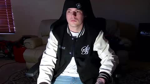 Snapshot of camerondt chatting on February 21, 8:27 pm camerondt online show from February 21, 8:27 pm