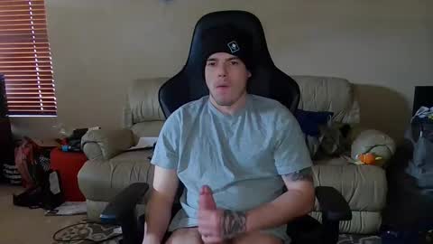 Snapshot of camerondt chatting on March 12, 8:52 pm camerondt online show from March 12, 8:52 pm