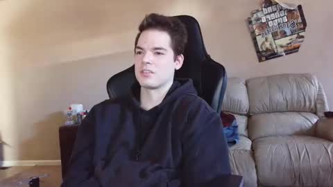 Snapshot of camerondt chatting on December 15, 9:08 pm camerondt online show from December 15, 9:08 pm