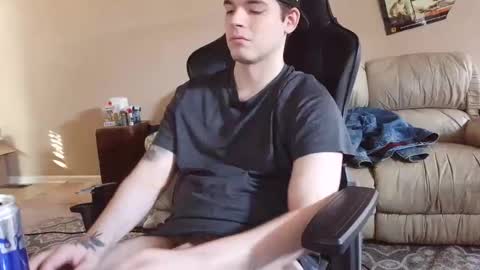 Snapshot of camerondt chatting on December 17, 7:53 pm camerondt online show from December 17, 7:53 pm