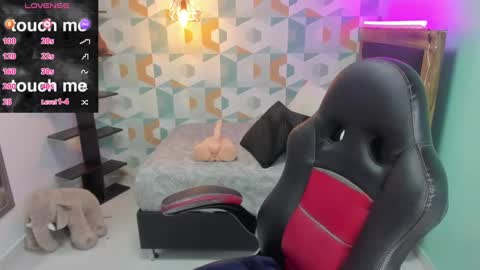 Snapshot of cameronglen chatting on January 13, 2:50 am cameronglen online show from January 13, 2:50 am