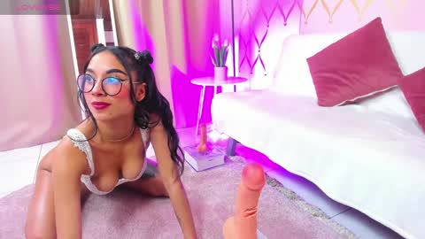 Camila online show from December 6, 3:30 am