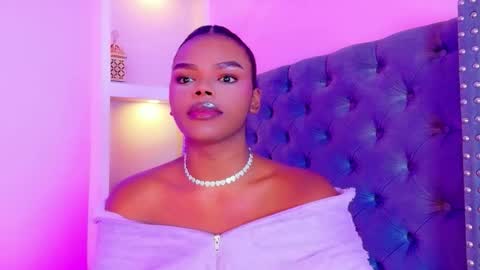 camiestrada online show from December 17, 2:17 am