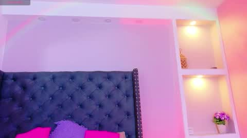 camiestrada online show from January 16, 11:47 am