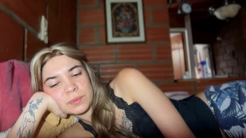 camii19y online show from November 8, 2:17 pm