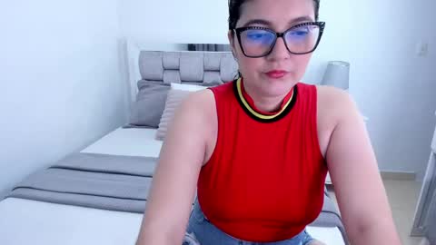 Camila buitrago online show from May 8, 11:43 pm