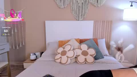 camila_bustamante_ online show from March 19, 4:00 pm