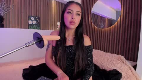 Camila online show from January 9, 8:22 pm