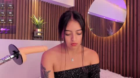 Camila online show from February 3, 1:30 am