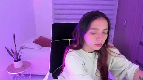 Snapshot of camila_ec2 chatting on November 26, 12:44 am C A M I online show from November 26, 12:44 am