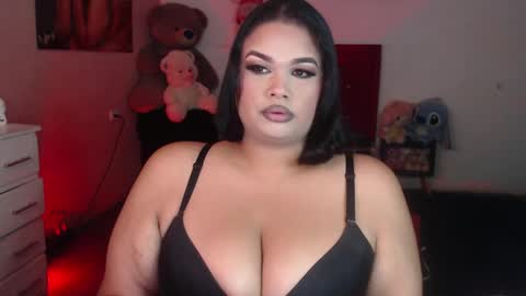 Snapshot of camila_fuenmayor chatting on April 26, 8:39 pm online show from April 26, 8:39 pm