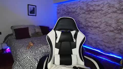 Camila Roose online show from March 6, 9:55 pm