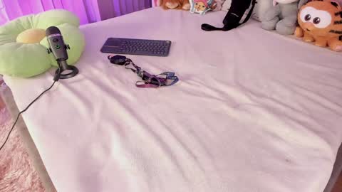 Camila online show from February 6, 2:33 am