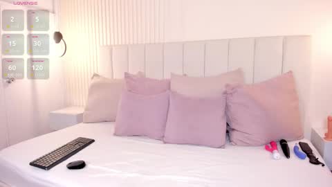 Camila  online show from November 13, 11:42 am