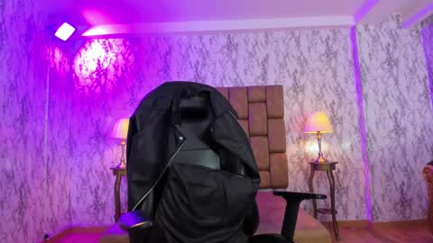    online show from February 11, 11:33 pm