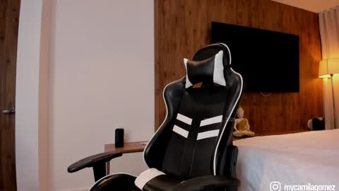 Camila online show from November 11, 12:10 am