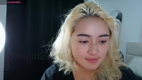 Snapshot of camilamarsh chatting on January 18, 1:04 pm camilamarsh online show from January 18, 1:04 pm