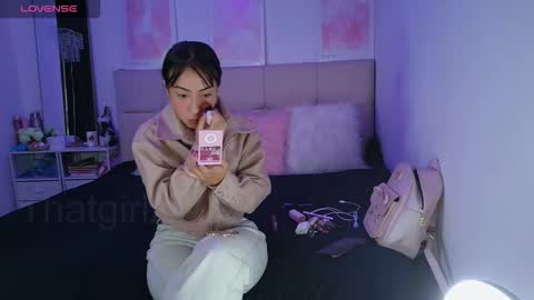 Snapshot of camilamarsh chatting on February 4, 11:49 am camilamarsh online show from February 4, 11:49 am