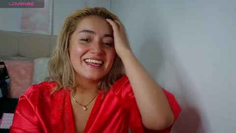 Snapshot of camilamarsh chatting on February 6, 12:08 pm camilamarsh online show from February 6, 12:08 pm