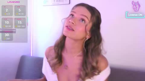 Snapshot of camilamonroee chatting on November 26, 2:18 pm Camila Monroee online show from November 26, 2:18 pm