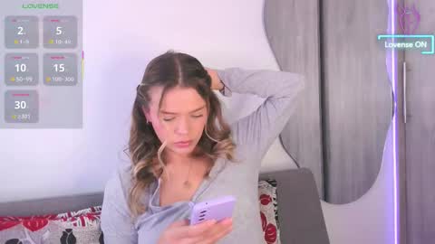 Snapshot of camilamonroee chatting on December 17, 2:45 pm Camila Monroee online show from December 17, 2:45 pm