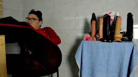 Snapshot of camilasexyhorny chatting on April 21, 4:19 am camilasexyhorny online show from April 21, 4:19 am