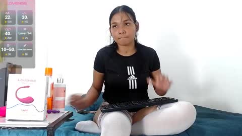 Camila online show from December 15, 4:04 pm