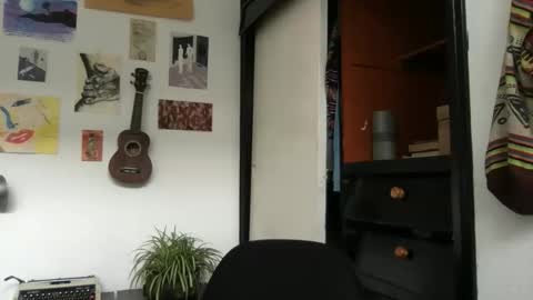 Snapshot of camille_delrey chatting on February 2, 6:39 pm Camille online show from February 2, 6:39 pm