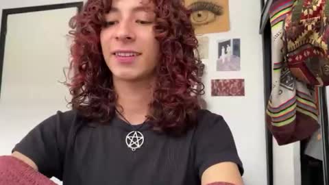 Snapshot of camille_delrey chatting on February 16, 5:42 pm Camille online show from February 16, 5:42 pm