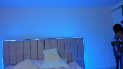 camille_hills69 online show from July 29, 6:33 am
