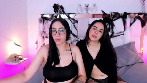 Snapshot of camille_juicy chatting on October 22, 1:00 pm Camille online show from October 22, 1:00 pm