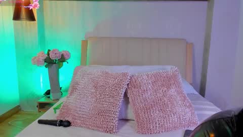 Camille Lynn online show from September 25, 1:31 am