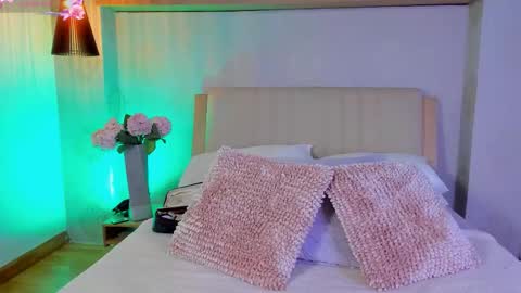 Camille Lynn online show from September 30, 1:43 am