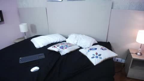 Snapshot of camille_n_shaggy chatting on April 11, 7:45 am Camille and Shaggy online show from April 11, 7:45 am