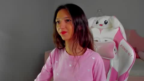 camillewhite online show from March 17, 5:22 am