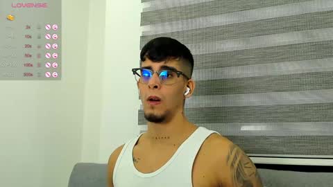   INDEPENDENT MODEL online show from January 30, 1:44 am