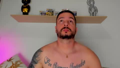 camilo_restrepo21 online show from October 20, 12:00 am