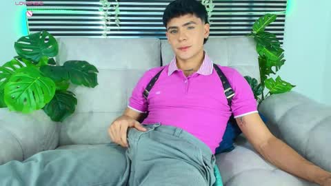 Snapshot of camilo_xcam chatting on April 25, 10:07 pm CAMILO online show from April 25, 10:07 pm