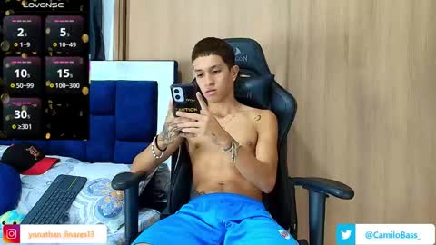 Snapshot of camilobass_ chatting on September 20, 1:17 am Camilo Bass online show from September 20, 1:17 am