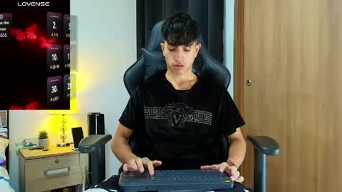 Snapshot of camilobass_ chatting on May 19, 12:49 am Camilo Bass online show from May 19, 12:49 am