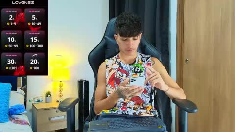Snapshot of camilobass_ chatting on May 23, 1:11 am Camilo Bass online show from May 23, 1:11 am
