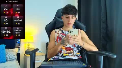 Snapshot of camilobass_ chatting on July 17, 12:50 am Camilo Bass online show from July 17, 12:50 am