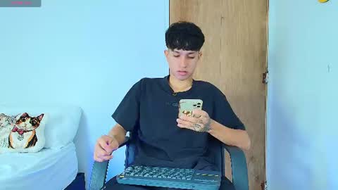 Snapshot of camilobass_ chatting on July 19, 1:09 am Camilo Bass online show from July 19, 1:09 am