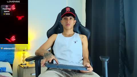 Snapshot of camilobass_ chatting on July 26, 1:14 am Camilo Bass online show from July 26, 1:14 am