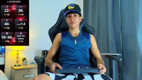 Snapshot of camilobass_ chatting on August 8, 1:30 am Camilo Bass online show from August 8, 1:30 am
