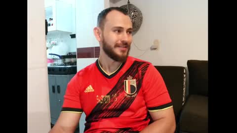 Snapshot of camiloex chatting on December 3, 1:08 am Camilo online show from December 3, 1:08 am