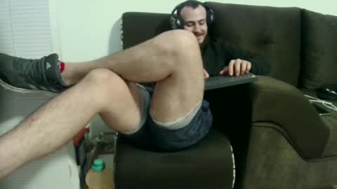 Snapshot of camiloex chatting on December 10, 4:13 am Camilo online show from December 10, 4:13 am